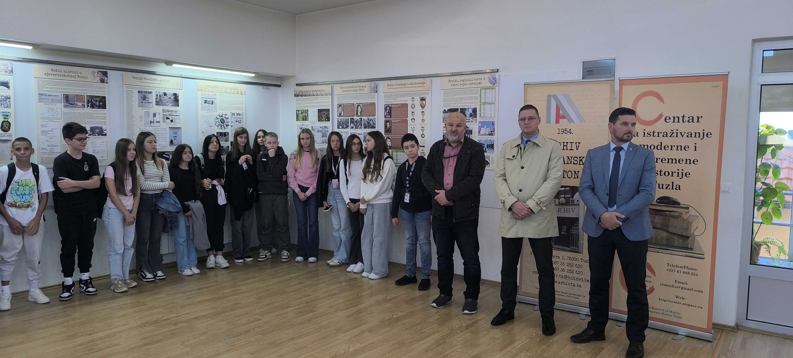 Otvorena izložba “Na braniku domovine” u BKC Kalesija