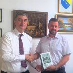 Arhiv TK posjetio direktor JU Specijalne biblioteke “Behram-beg” Tuzla
