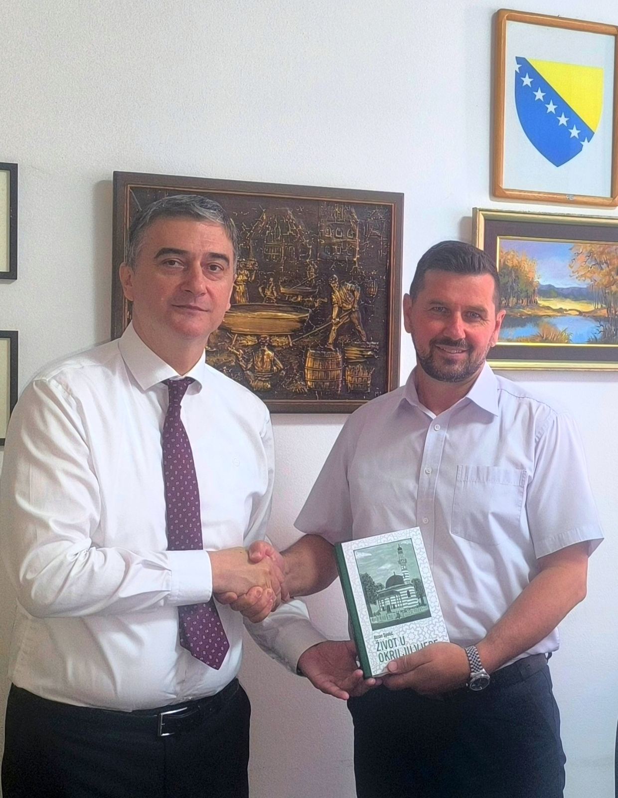 Arhiv TK posjetio direktor JU Specijalne biblioteke “Behram-beg” Tuzla